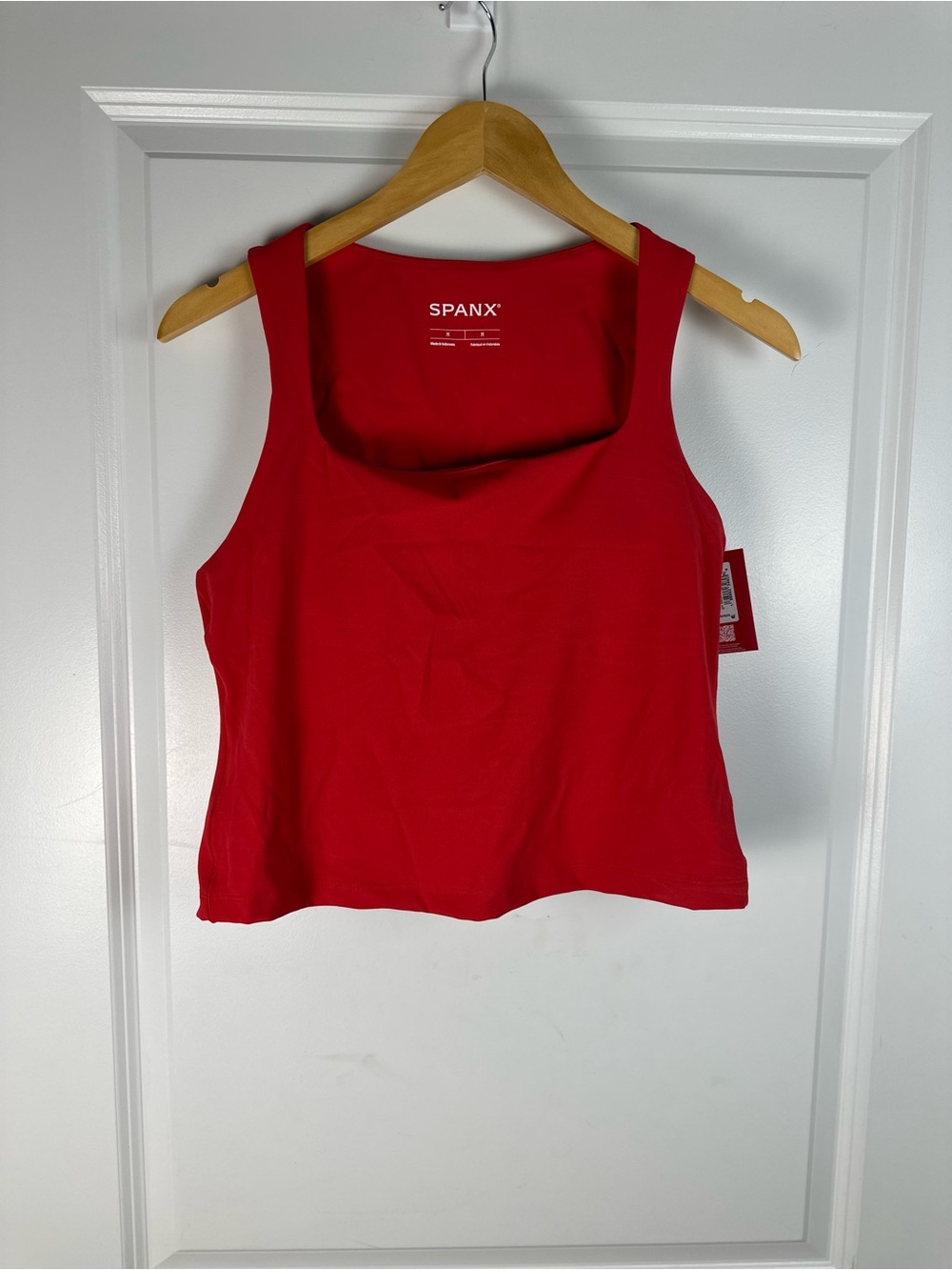 Spanx Womens Medium Red BoostUp Square Neck Shelf Tank Activewear Top NWT - Picture 2 of 7